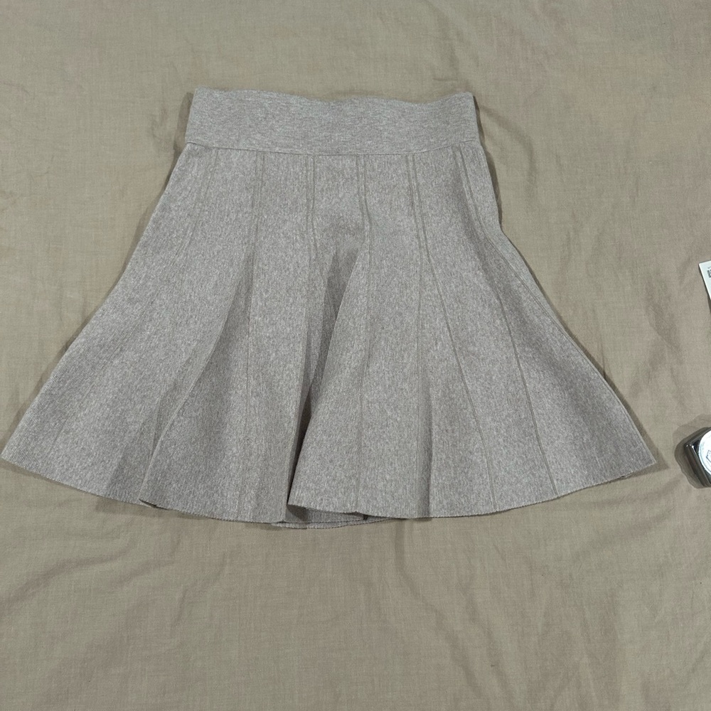 Club Monaco thick pleated mini skirt size xs